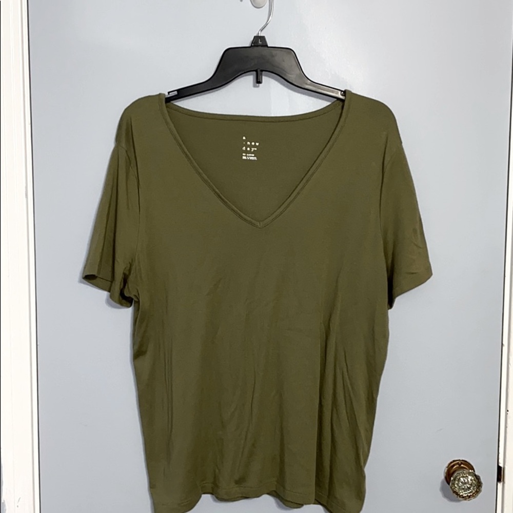 Short sleeve top
